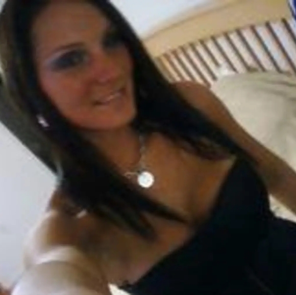 👑Meet your Posh Ambassador Heather Elise👑 - Picture 4 of 16